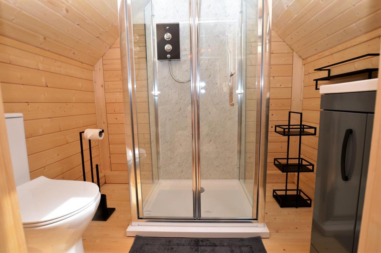Seal Point Cabin - Luxury Glamping Cairndow Eksteriør billede